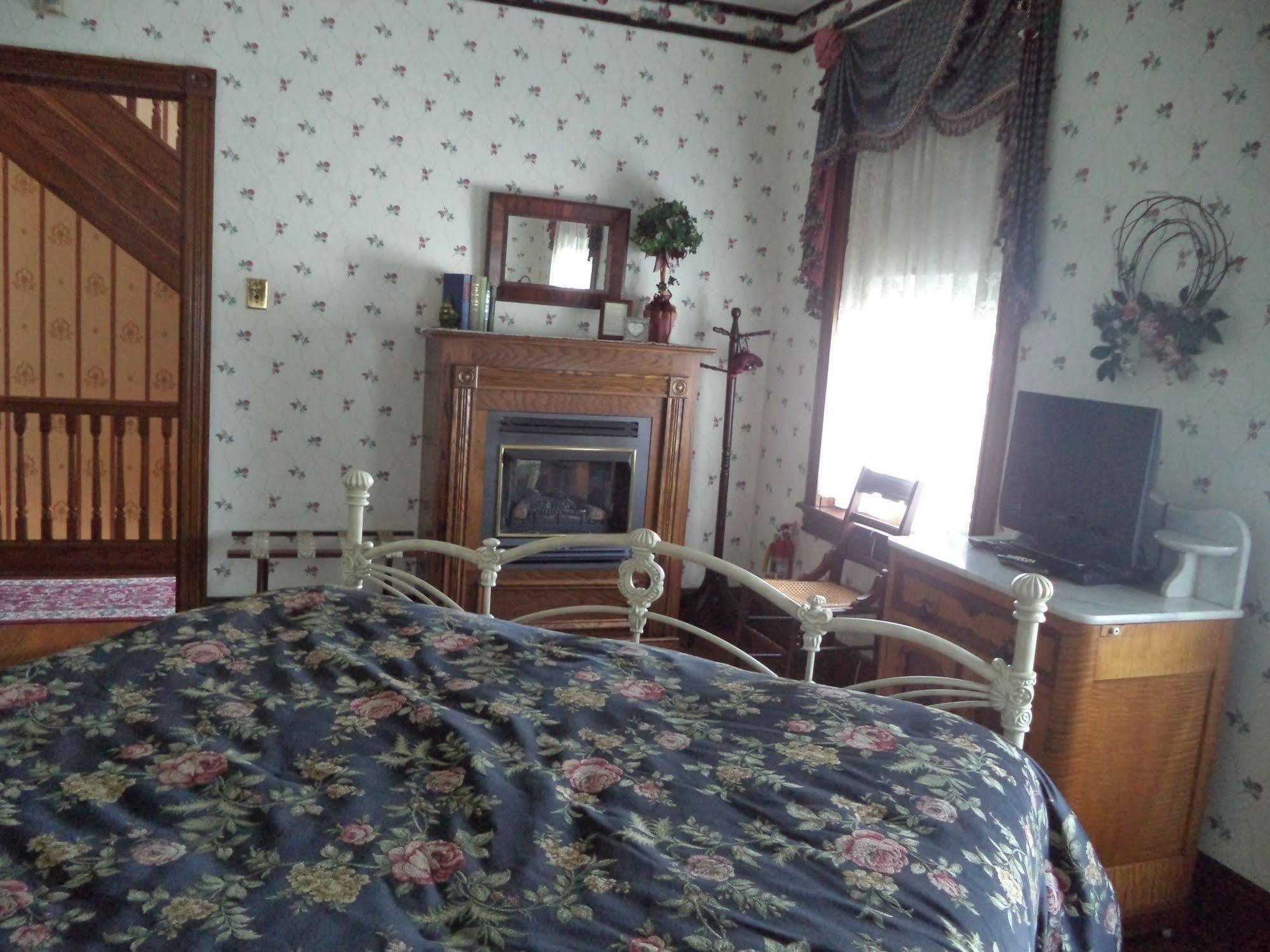 Inn The & At Village 3*